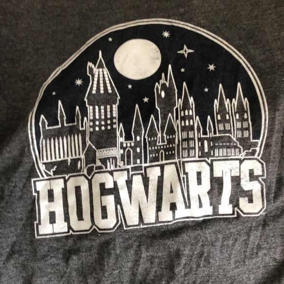 Wizarding World Hogwards T-shirt Size XL GUC - Picture 3 of 4